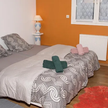Appartement Au Rez-de-chaussee Nichee En Plein Centre D'arras *