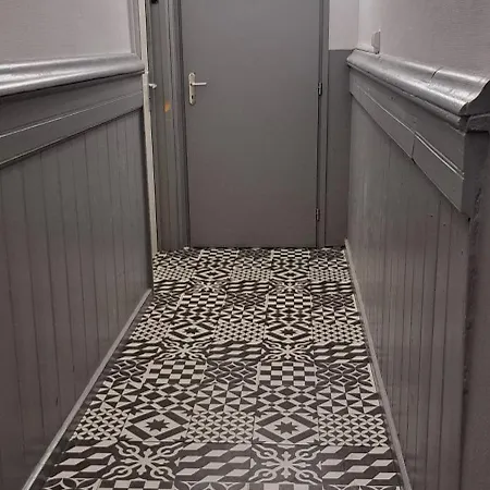 Au Rez-de-chaussee Nichee En Plein Centre D'arras * Arras