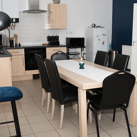 Au Rez-de-chaussee Nichee En Plein Centre D'arras *