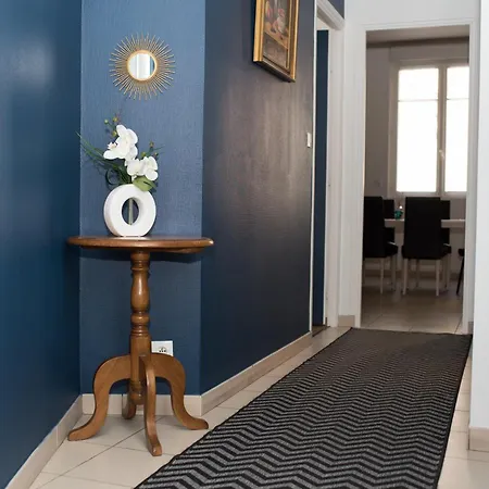 Apartment Au Rez-de-chaussee Nichee En Plein Centre D'arras
