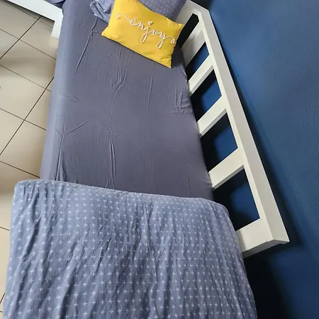 Au Rez-de-chaussee Nichee En Plein Centre D'arras Apartament