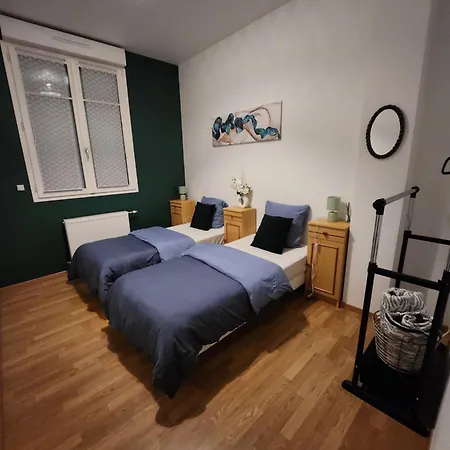 Au Rez-de-chaussee Nichee En Plein Centre D'arras