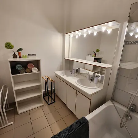 Au Rez-de-chaussee Nichee En Plein Centre D'arras * Arras