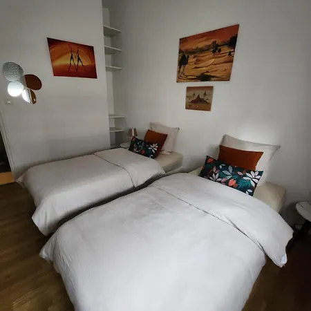 Au Rez-de-chaussee Nichee En Plein Centre D'arras