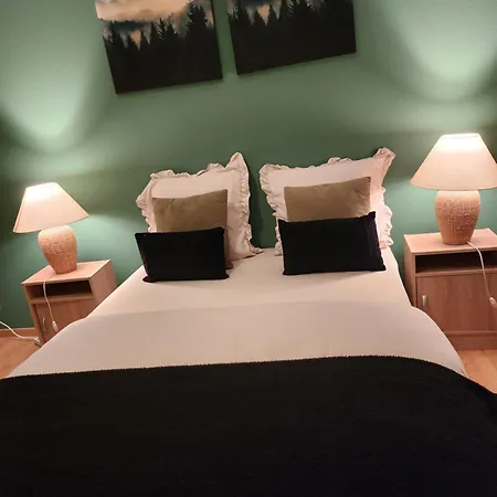 Au Rez-de-chaussee Nichee En Plein Centre D'arras *